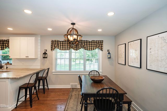 1040 John Alden Lane, Rotterdam, NY 12306