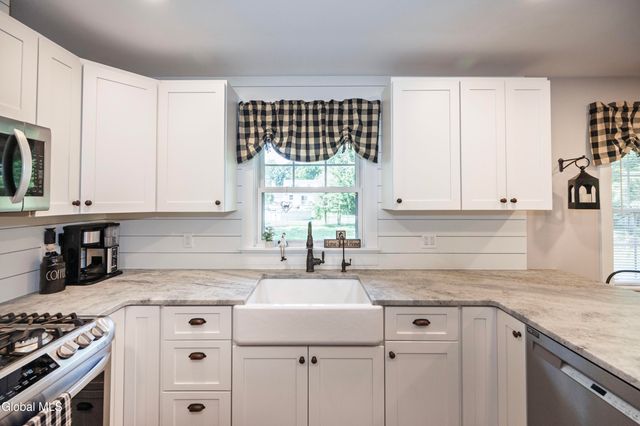 1040 John Alden Lane, Rotterdam, NY 12306