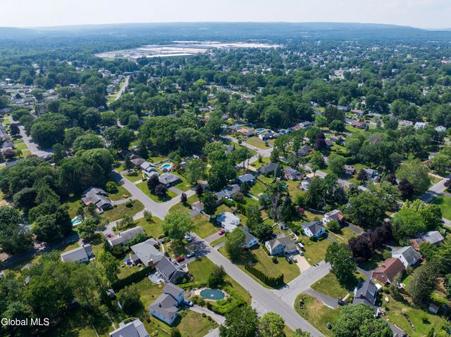 1040 John Alden Lane, Rotterdam, NY 12306
