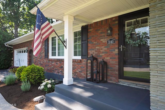 1040 John Alden Lane, Rotterdam, NY 12306