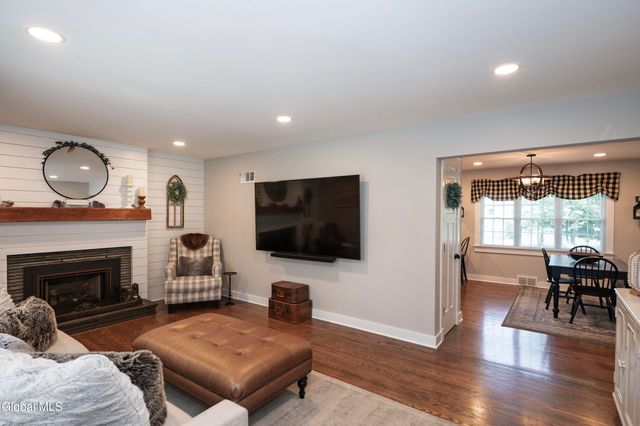 1040 John Alden Lane, Rotterdam, NY 12306