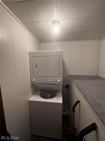 155 Hanna, Adena, OH 43901