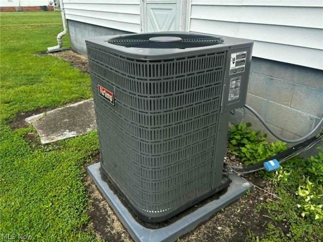 155 Hanna, Adena, OH 43901