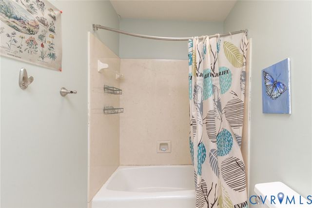 6308 Walnut Bend Dr, Midlothian, VA 23112