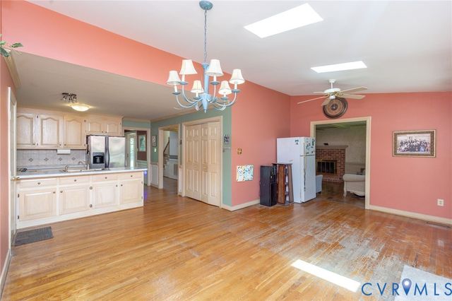 6308 Walnut Bend Dr, Midlothian, VA 23112