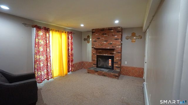 20 Ezra Silva Lane, Windsor, CT 06095