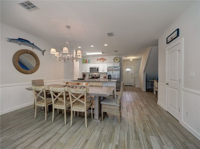 1813 S 11th St 502, Port Aransas, TX 78373