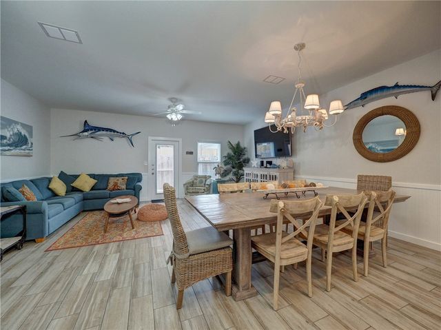 1813 S 11th St 502, Port Aransas, TX 78373