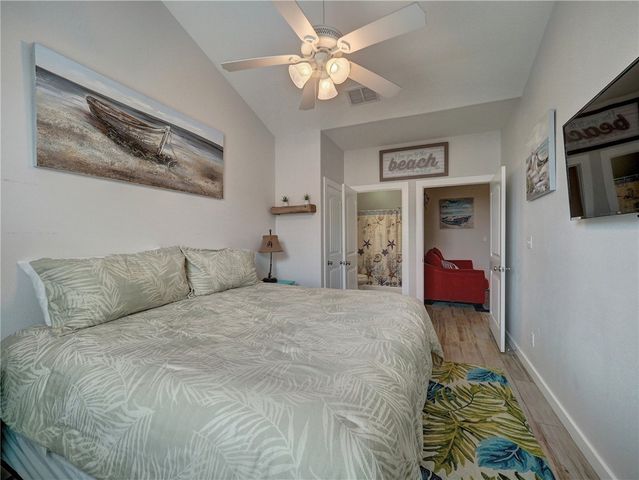 1813 S 11th St 502, Port Aransas, TX 78373