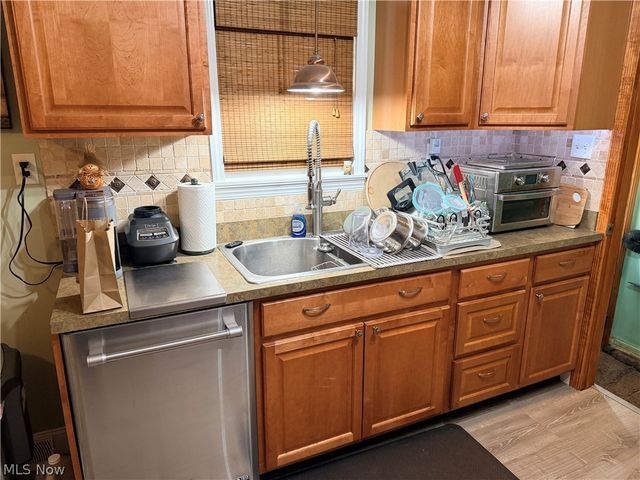530 Keenan Avenue, Cuyahoga Falls, OH 44221