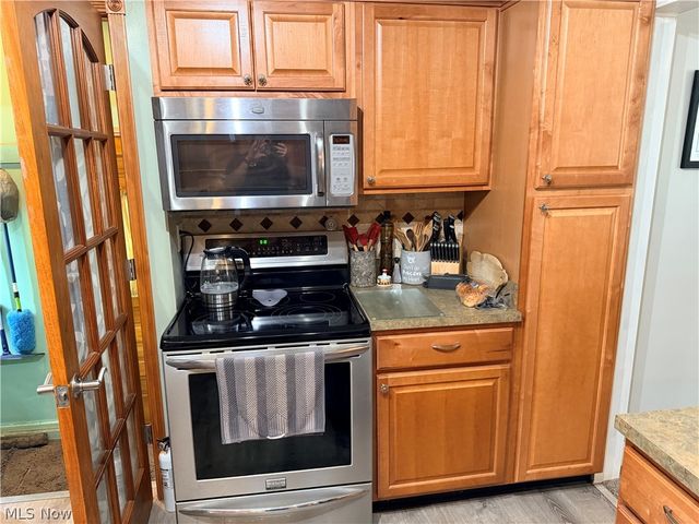 530 Keenan Avenue, Cuyahoga Falls, OH 44221
