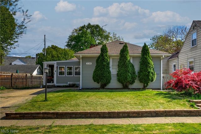 530 Keenan Avenue, Cuyahoga Falls, OH 44221