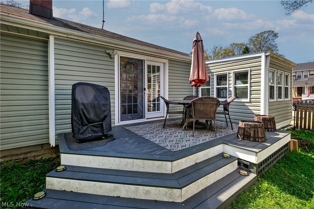 530 Keenan Avenue, Cuyahoga Falls, OH 44221