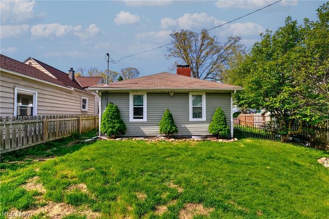 530 Keenan Avenue, Cuyahoga Falls, OH 44221