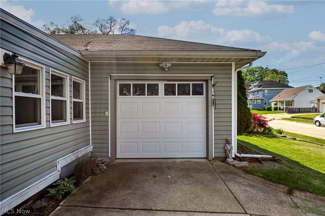 530 Keenan Avenue, Cuyahoga Falls, OH 44221