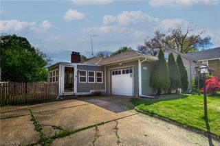 530 Keenan Avenue, Cuyahoga Falls, OH 44221