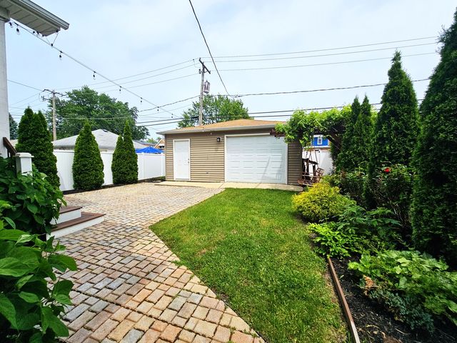 2937 N 74th Court, Elmwood Park, IL 60707