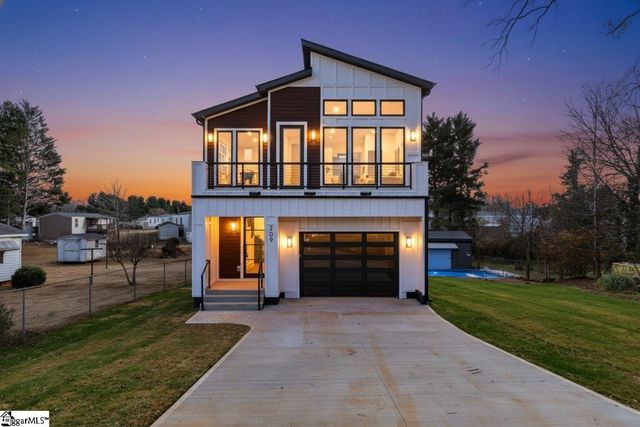209 Springdale Avenue, Greer, SC 29650