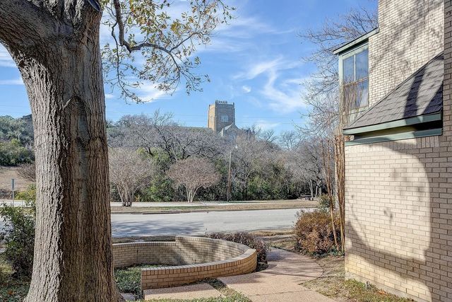 2633 Mccart Avenue, Fort Worth, TX 76110