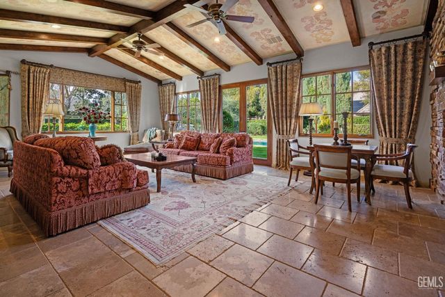 10208 Keswick Drive, Bakersfield, CA 93311