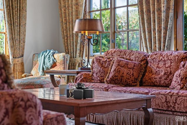 10208 Keswick Drive, Bakersfield, CA 93311