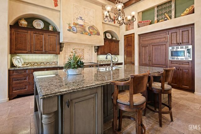 10208 Keswick Drive, Bakersfield, CA 93311