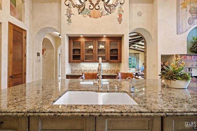 10208 Keswick Drive, Bakersfield, CA 93311