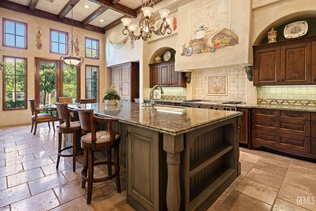 10208 Keswick Drive, Bakersfield, CA 93311