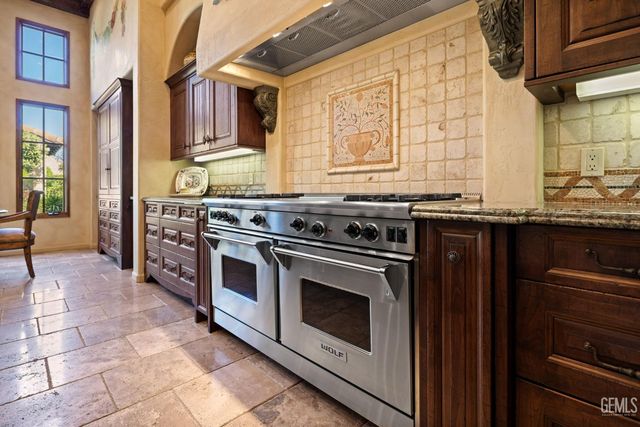 10208 Keswick Drive, Bakersfield, CA 93311