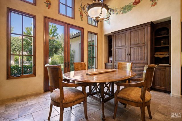 10208 Keswick Drive, Bakersfield, CA 93311