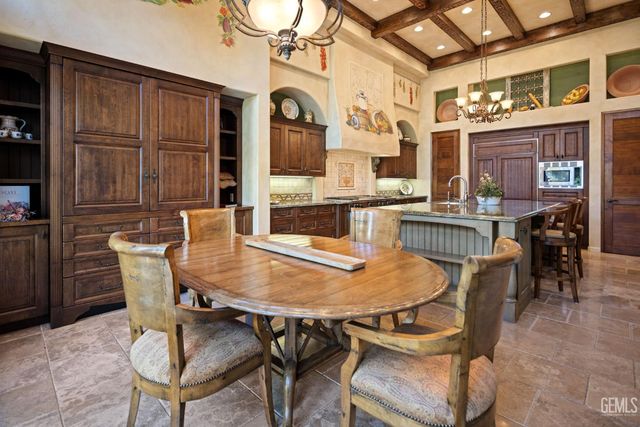 10208 Keswick Drive, Bakersfield, CA 93311