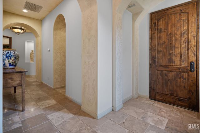 10208 Keswick Drive, Bakersfield, CA 93311