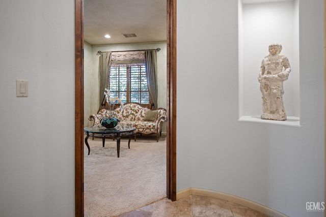 10208 Keswick Drive, Bakersfield, CA 93311