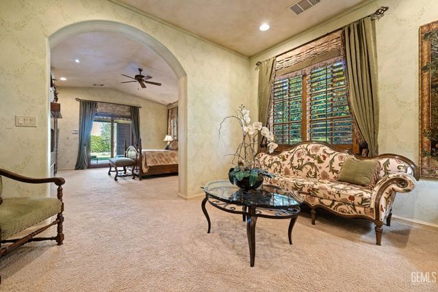 10208 Keswick Drive, Bakersfield, CA 93311