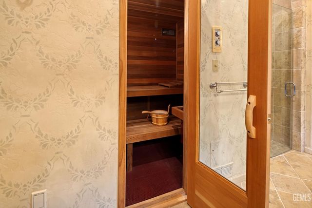 10208 Keswick Drive, Bakersfield, CA 93311