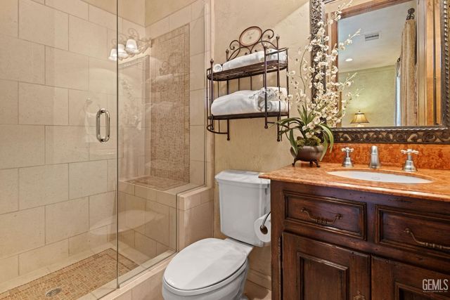 10208 Keswick Drive, Bakersfield, CA 93311