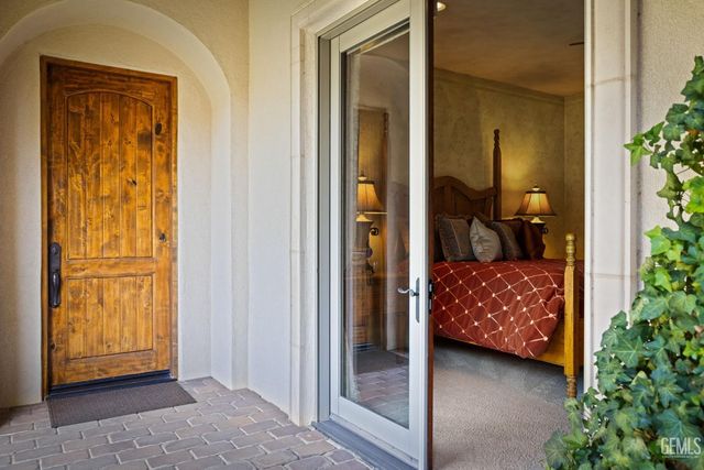 10208 Keswick Drive, Bakersfield, CA 93311