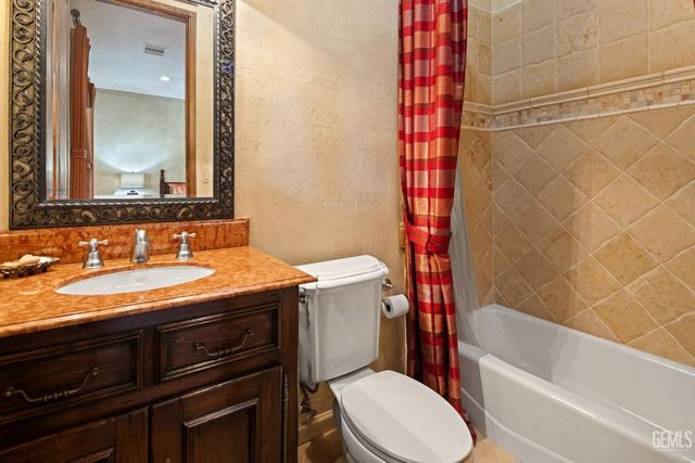 10208 Keswick Drive, Bakersfield, CA 93311