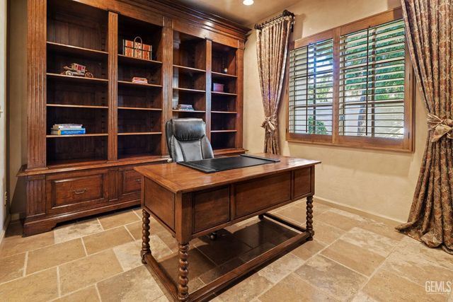 10208 Keswick Drive, Bakersfield, CA 93311