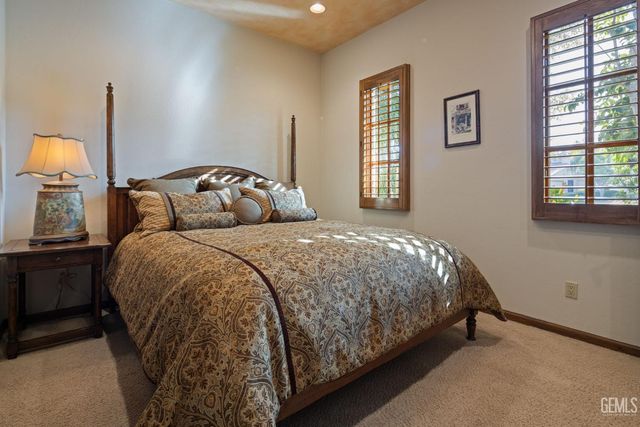 10208 Keswick Drive, Bakersfield, CA 93311