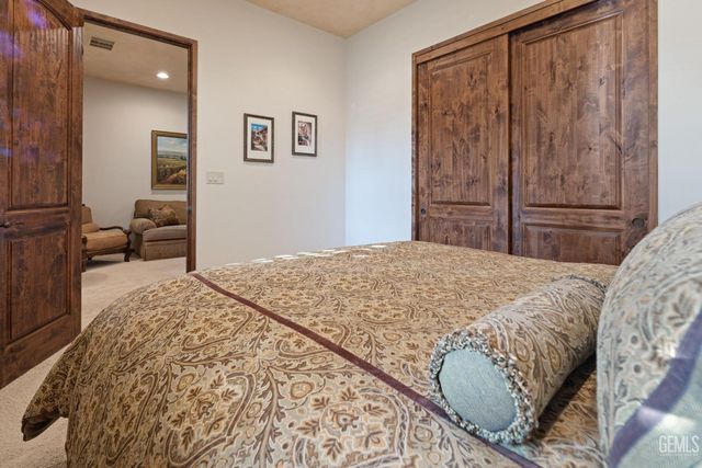 10208 Keswick Drive, Bakersfield, CA 93311