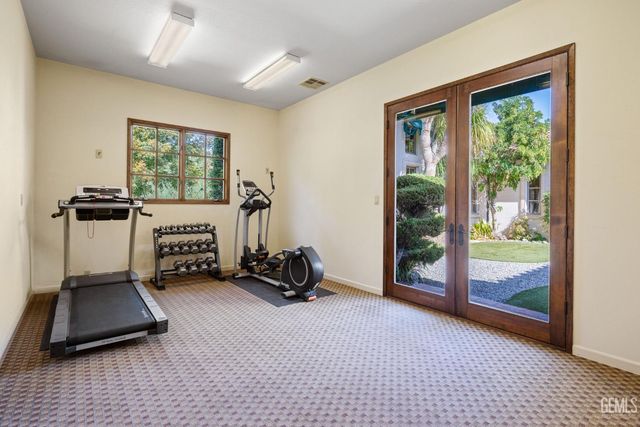 10208 Keswick Drive, Bakersfield, CA 93311