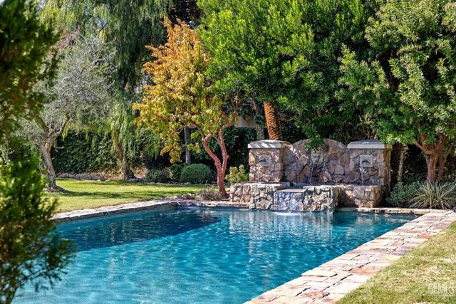 10208 Keswick Drive, Bakersfield, CA 93311