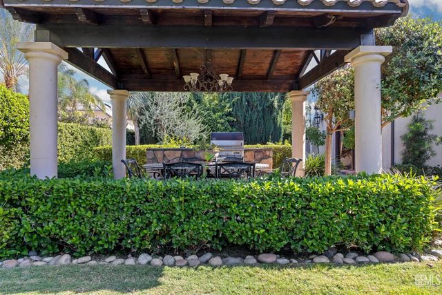 10208 Keswick Drive, Bakersfield, CA 93311