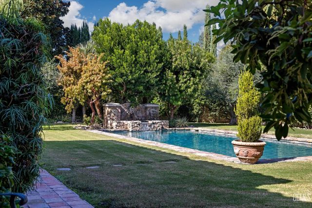 10208 Keswick Drive, Bakersfield, CA 93311