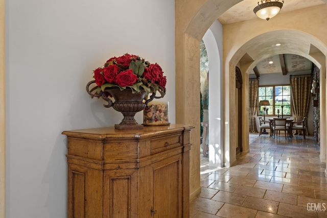 10208 Keswick Drive, Bakersfield, CA 93311