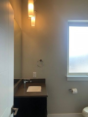 324 Feliks Gwozdz Place 200, Fort Worth, TX 76104