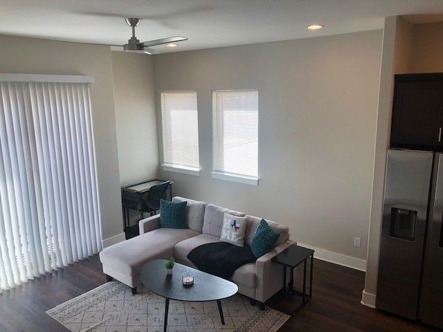 324 Feliks Gwozdz Place 200, Fort Worth, TX 76104