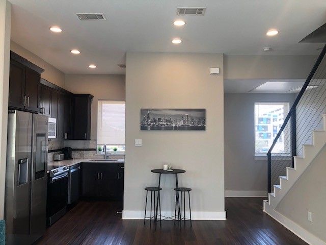 324 Feliks Gwozdz Place 200, Fort Worth, TX 76104