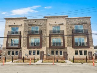 324 Feliks Gwozdz Place 200, Fort Worth, TX 76104